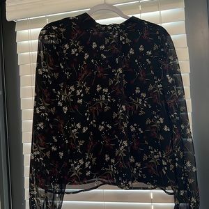 BB Dakota chiffon top. Floral print. Hits at hip. Size large.